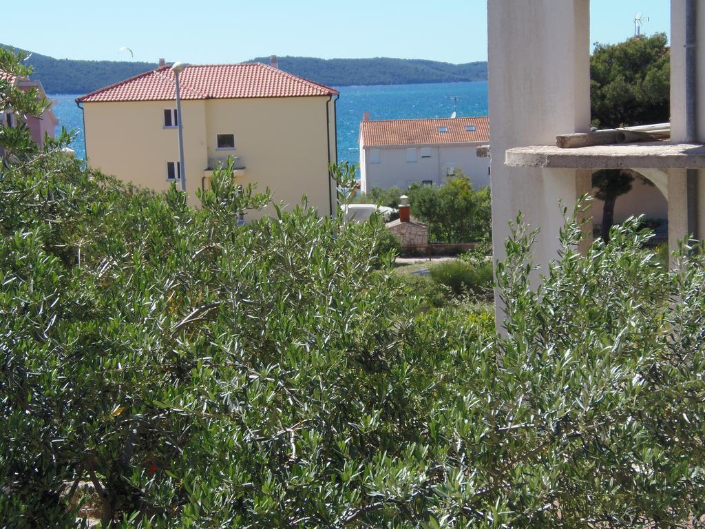 Apartments Pletikosa Brodarica  Oda fotoğraf